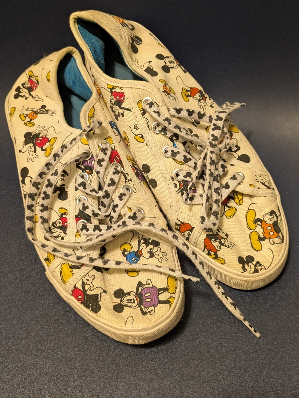 Women's Disney Mickey Mouse Print Canvas Sneakers - White